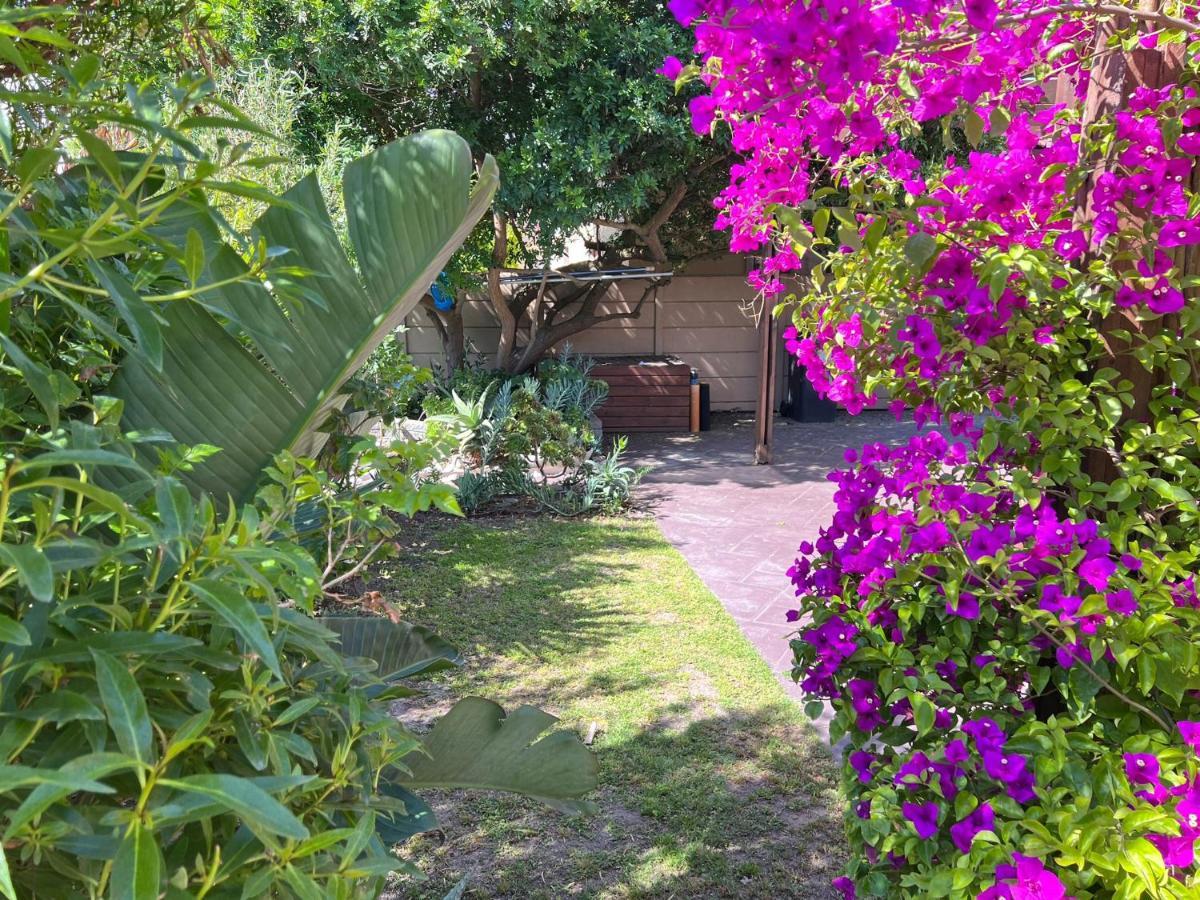 Sunset Beach Living Guesthouse Fokváros Kültér fotó
